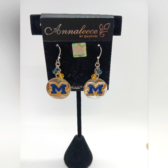 Annaleese Jewelry - Michigan WOLVERINES Earrings, w/ Swarovski Christallized Accents, Licensed